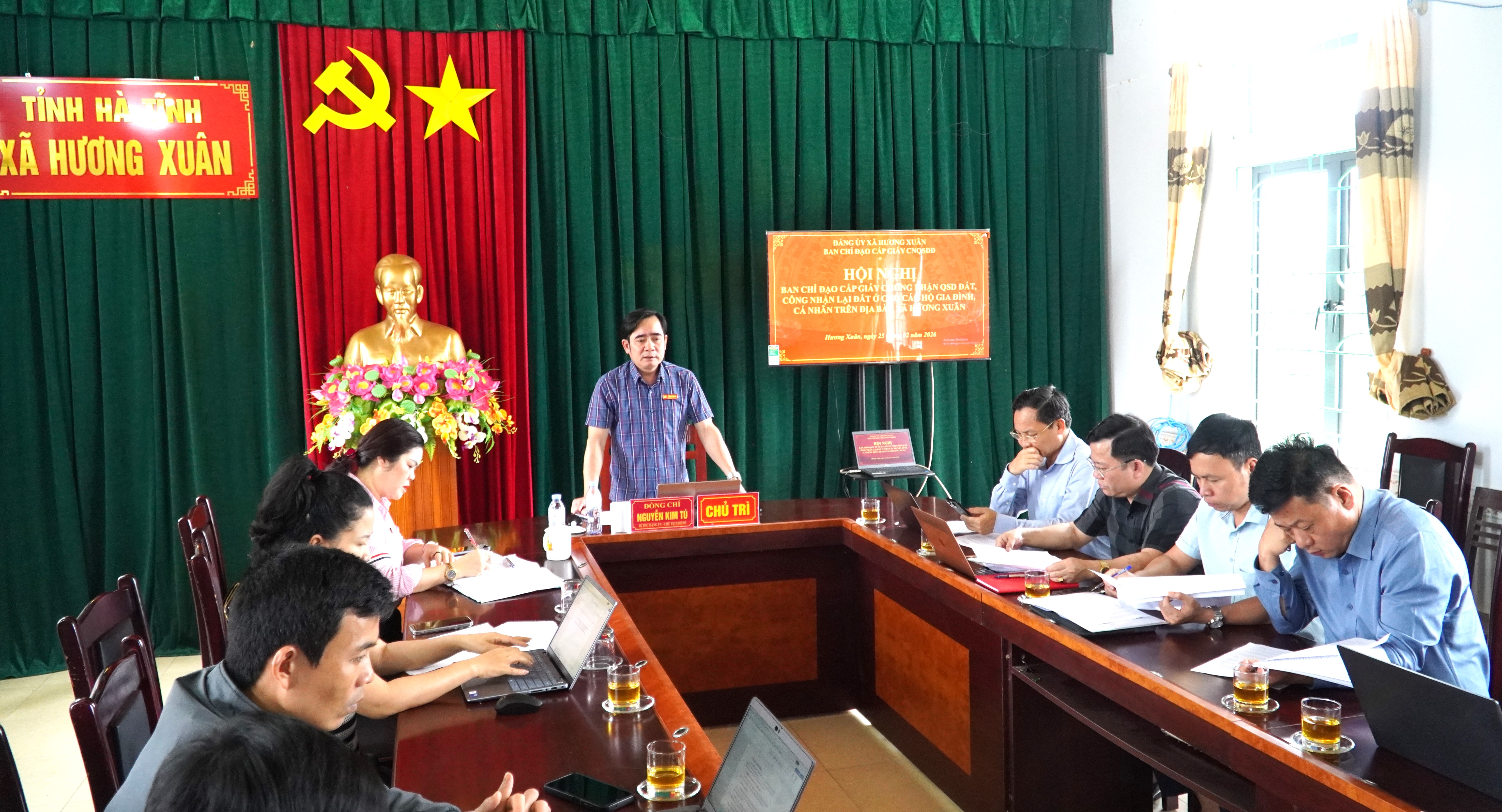 Xã Hương Xuân họp Ban Chỉ đạo cấp Giấy chứng nhận quyền sử dụng đất, công nhận lại đất ở cho hộ gia đình, cá nhân