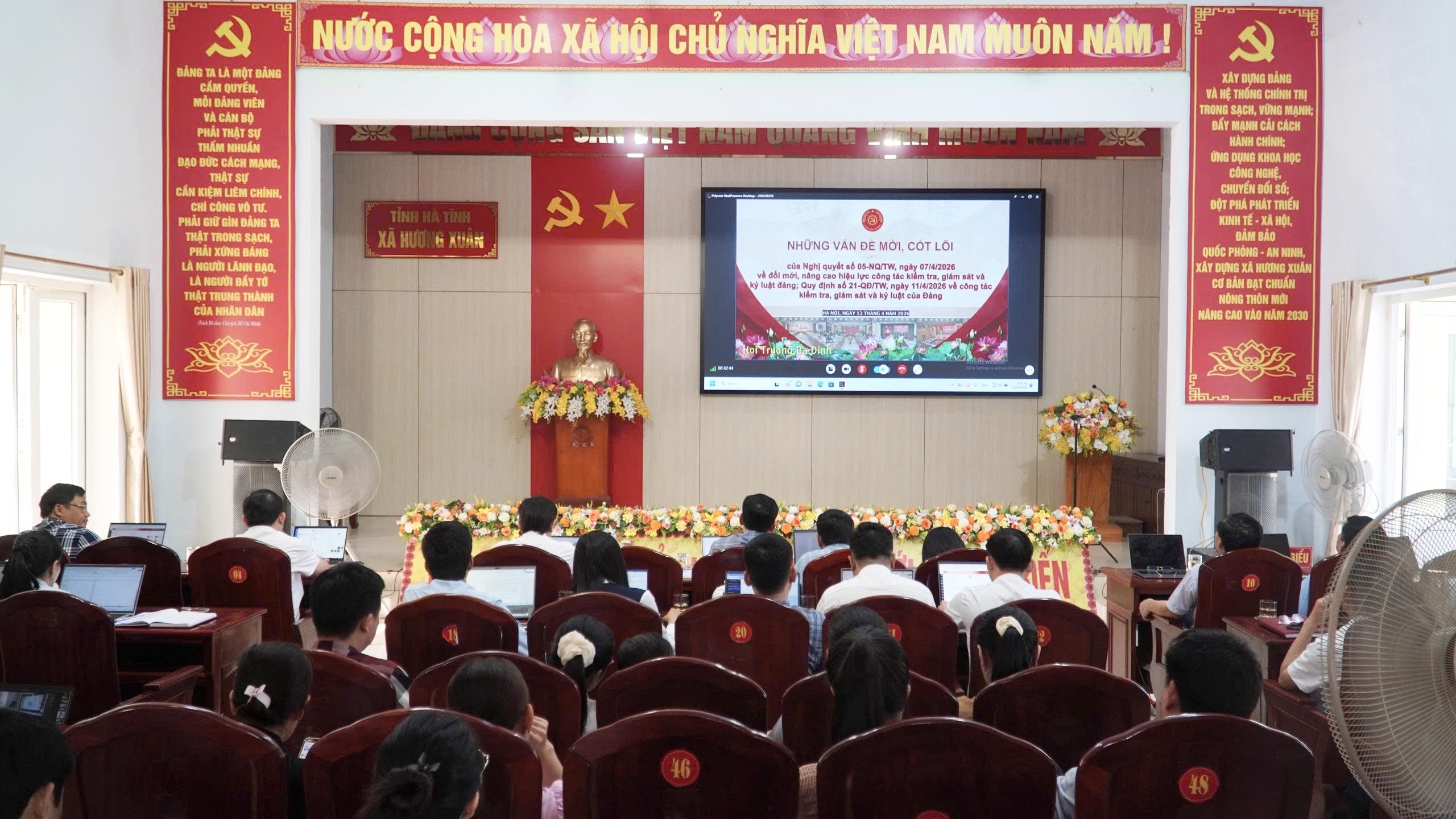 Hương Xuân tổ chức tiếp sóng Hội nghị toàn quốc nghiên cứu, học tập, quán triệt Nghị quyết Trung ương lần thứ hai khóa XIV