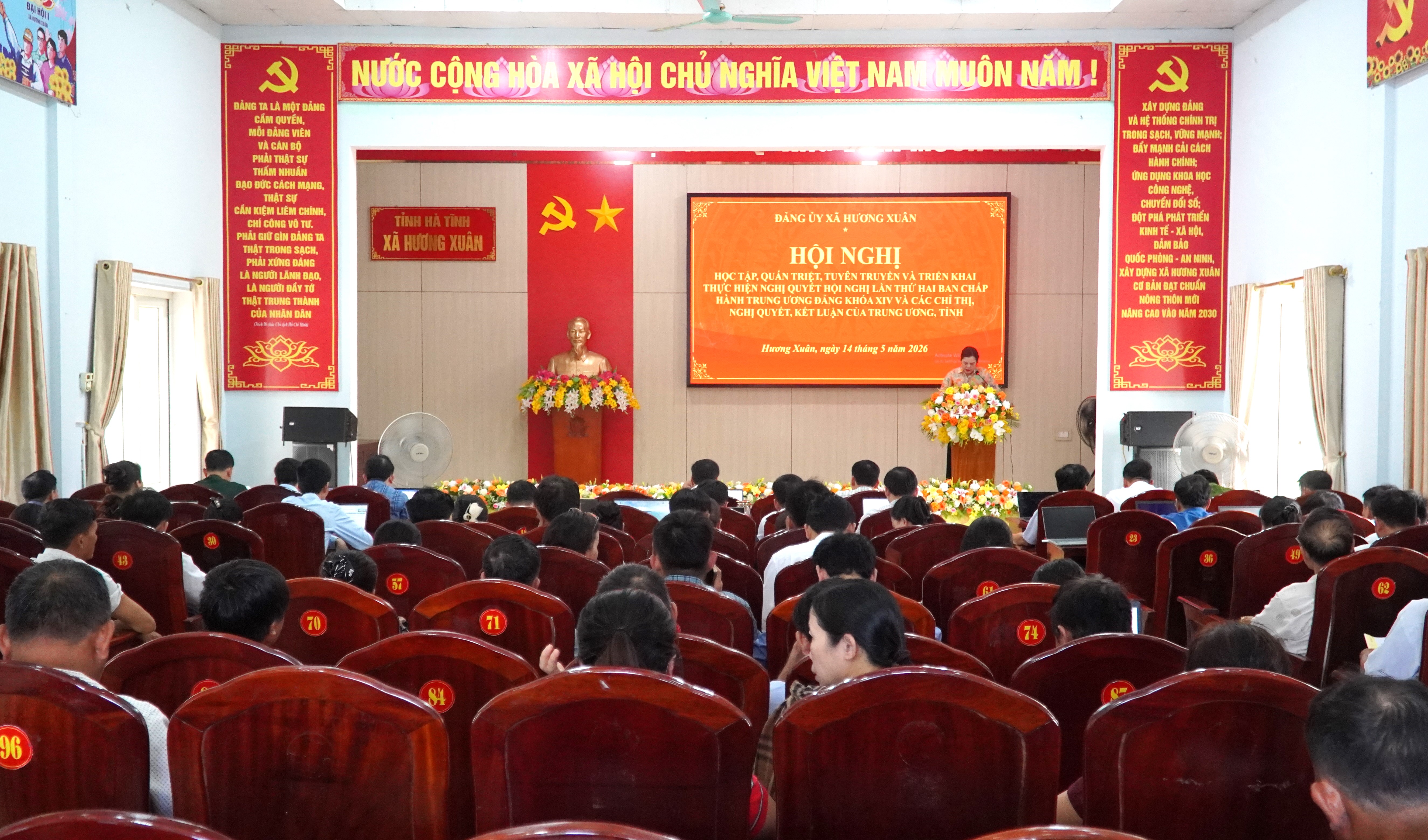 Đảng uỷ xã Hương Xuân tổ chức Hội nghị học tập, quán triệt, tuyên truyền và triển khai thực hiện nghị quyết Hội nghị lần thứ hai ban chấp hành trung ương đảng khoá XIV và các chỉ thị, nghị quyết, kết luận của Trung ương, Tỉnh