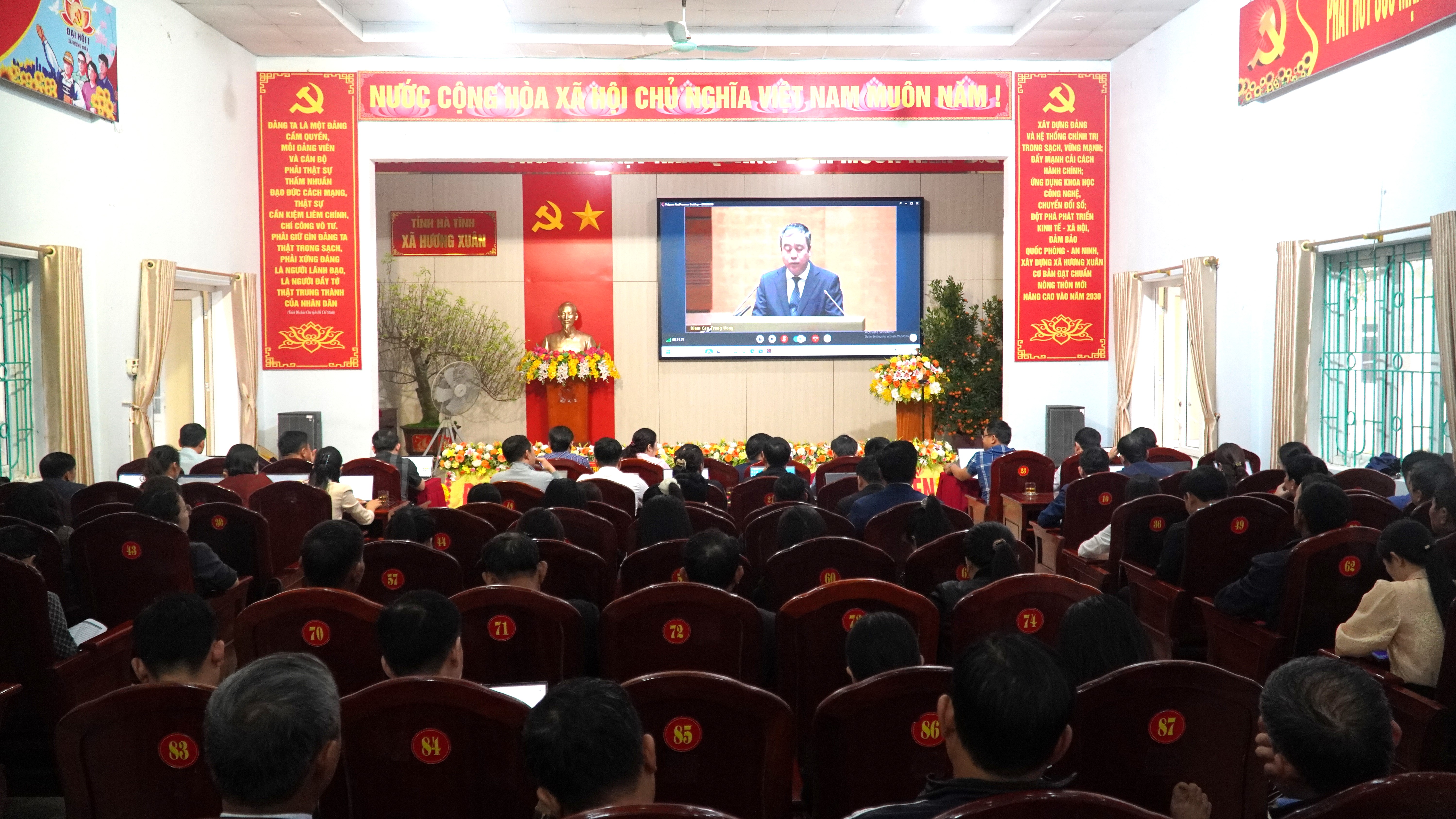 Đảng uỷ xã Hương Xuân tổ chức kết nối Hội nghị trực tuyến toàn quốc nghiên cứu, học tập, quán triệt và triển khai thực hiện Nghị quyết của Bộ Chính trị