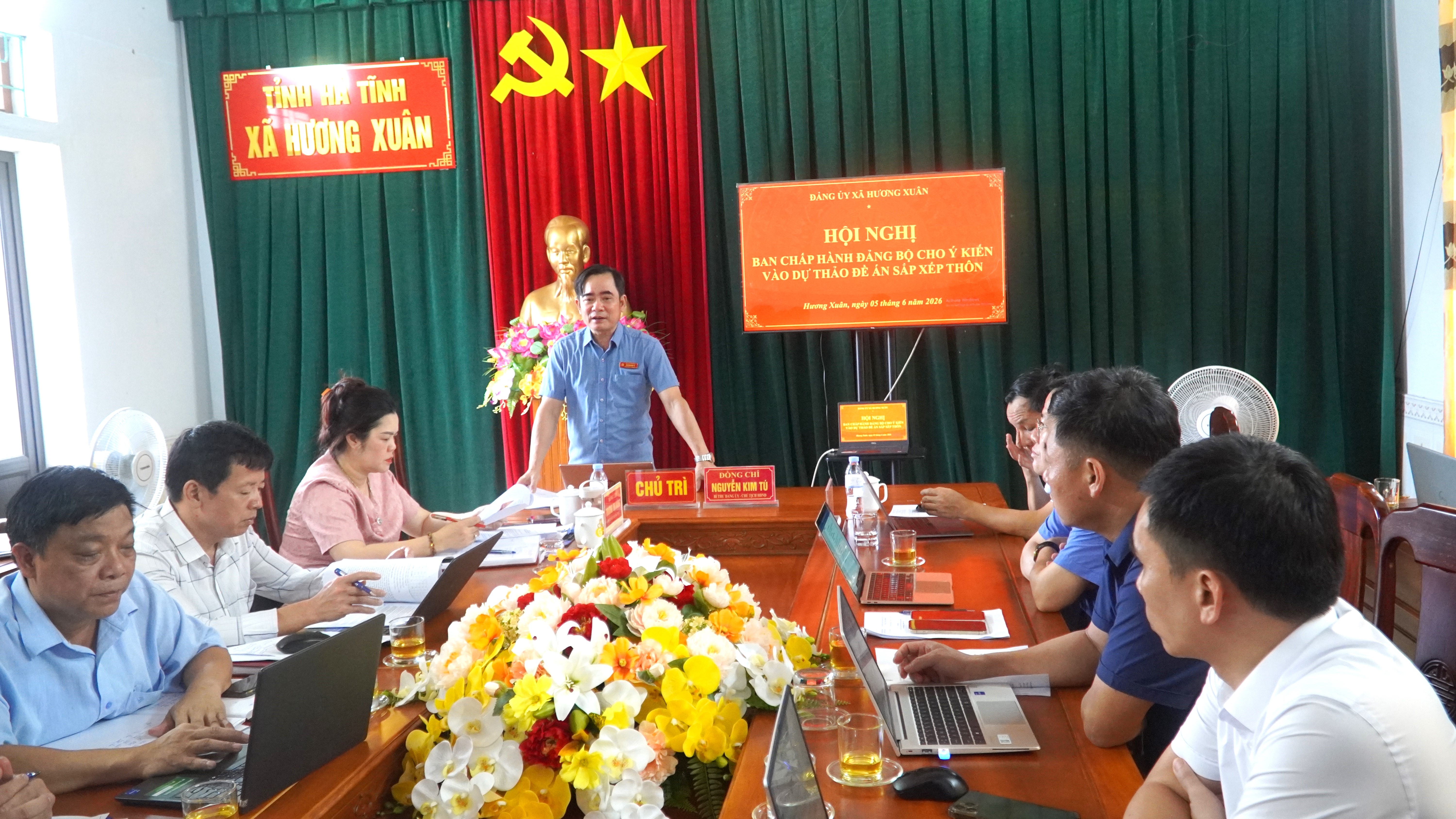 XÃ HƯƠNG XUÂN TỔ CHỨC HỘI NGHỊ BAN CHẤP HÀNH ĐẢNG BỘ CHO Ý KIẾN VÀO DỰ THẢO ĐỀ ÁN SẮP XẾP THÔN