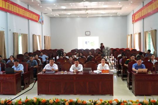 Xã Hương Xuân tổ chức Hội nghị báo cáo viên tháng 9 giao ban với bí thư các đảng bộ, chi bộ; Trưởng ban công tác mặt trận các thôn quý III, năm 2026