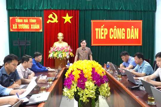 Bí thư Đảng ủy xã Hương Xuân tiếp công dân định kỳ tháng 7 năm 2026