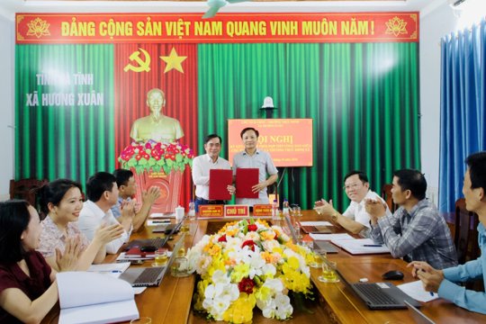 Xã Hương Xuân ký kết Quy chế phối hợp tiếp công dân giữa Chủ tịch UBND xã và Thường trực HĐND xã