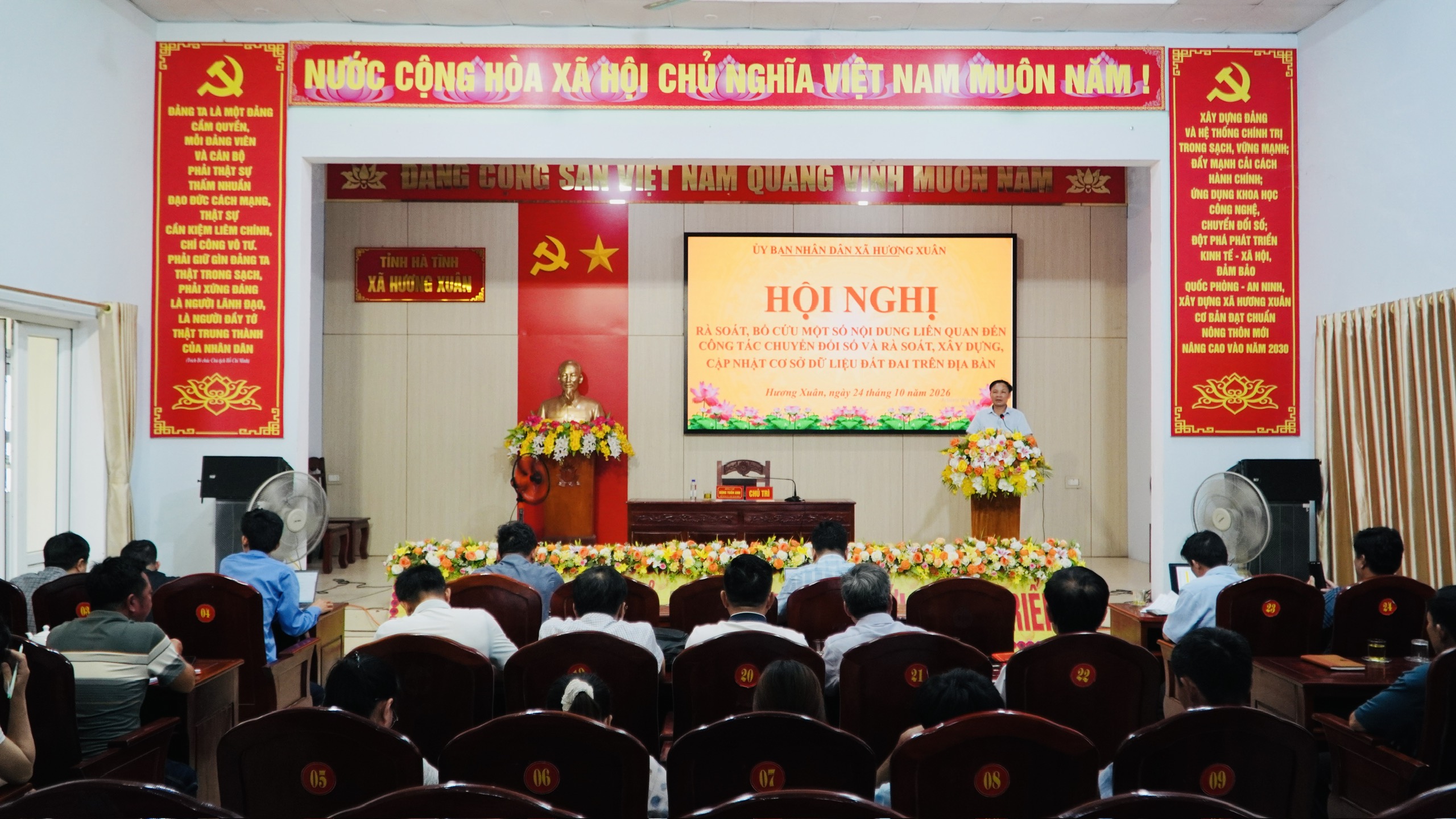 Xã Hương Xuân rà soát, đẩy nhanh tiến độ chuyển đổi số và hoàn thiện cơ sở dữ liệu đất đai