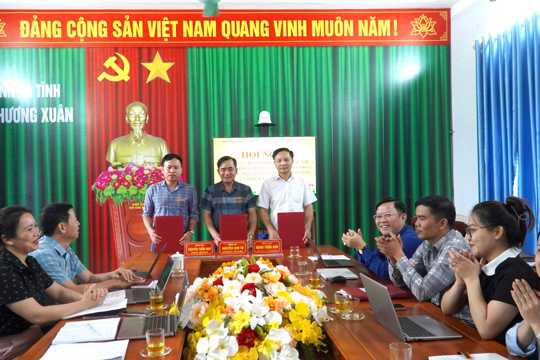 Hương Xuân ký kết Quy chế phối hợp công tác giữa Thường trực HĐND, UBND và Ban Thường trực Ủy ban MTTQ Việt Nam xã nhiệm kỳ 2026 – 2031 