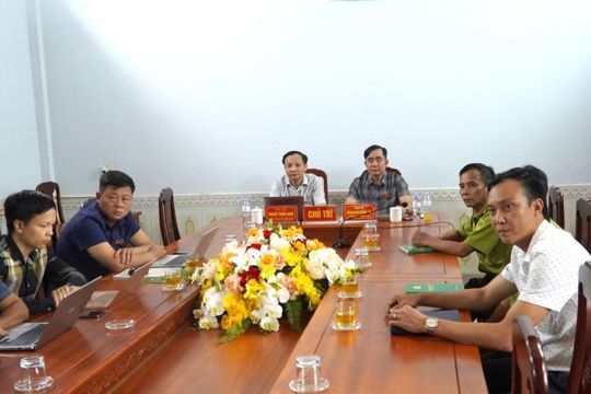 Điểm cầu xã Hương Xuân tham dự hội nghị trực tuyến tăng cường công tác phòng cháy, chữa cháy rừng và rút kinh nghiệm các vụ cháy rừng trên địa bàn tỉnh 