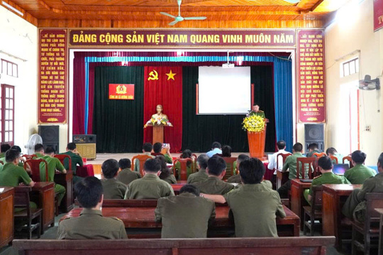 Công an xã Hương Xuân sơ kết công tác 6 tháng đầu năm 2026, triển khai nhiệm vụ 6 tháng cuối năm
