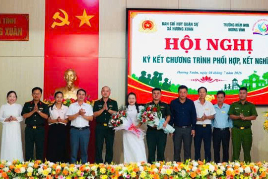 Ban Chỉ huy Quân sự xã Hương Xuân ký kết hoạt động kết nghĩa với Trường Mầm non Hương Vĩnh