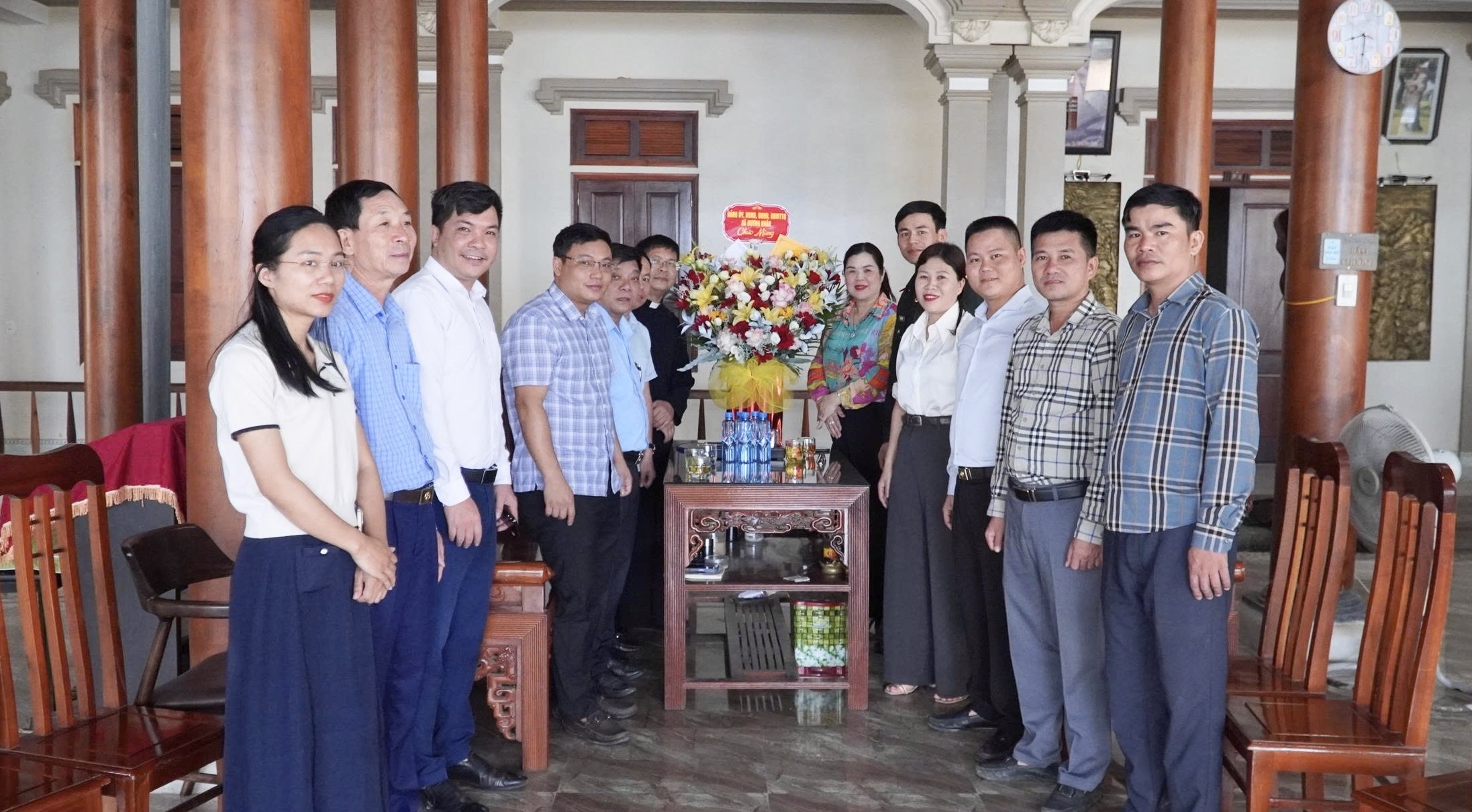 Hương Xuân thăm, chúc mừng Giáo xứ Chúc A dịp Lễ Phục sinh năm 2026