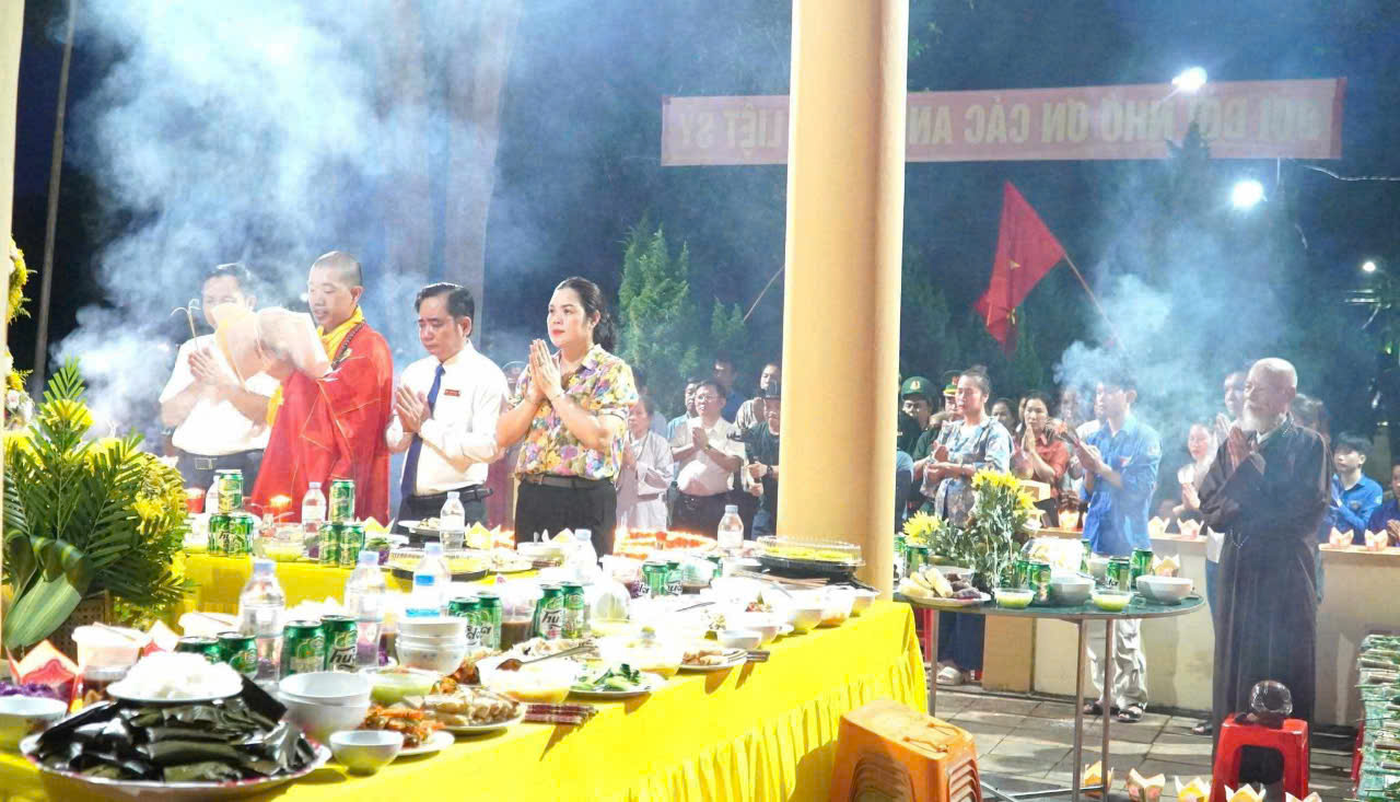 Lễ thắp nến tri ân và cầu siêu ngày Thương binh liệt sĩ  27/7